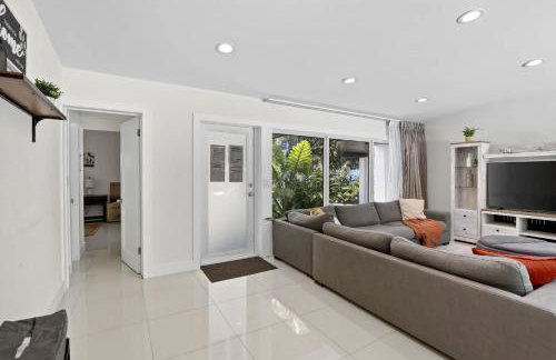 Waterfront Oasis with Private Pool - Foto 13