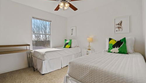 Spacious 8-Bed Home Near Tesla & Samsung Plants - Foto 2