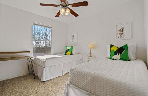 Spacious 8-Bed Home Near Tesla & Samsung Plants - Foto 2