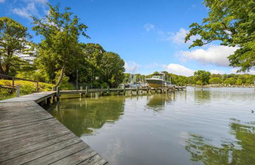 Waterfront Getaway, Dock Your Boat & Play! - Foto 29