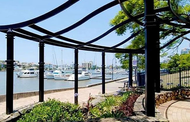 2BR Beautiful River Retreat Pool Wine Gym Netflix - Foto 5