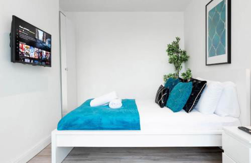 Four Bedroom House - Parking - Garden - Netflix 22C - Foto 1