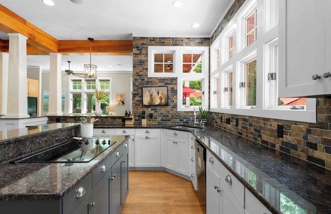 Boathouse Cove by Avantstay Pool + Swim Dock Hot Tub - Foto 17