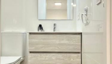 Modern and central independent apartment - Photo 5