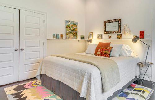 Porch with Swing and Kayaks Rural Mississippi Retreat - Foto 12