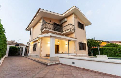 Deep Blue Sea - Photo 16