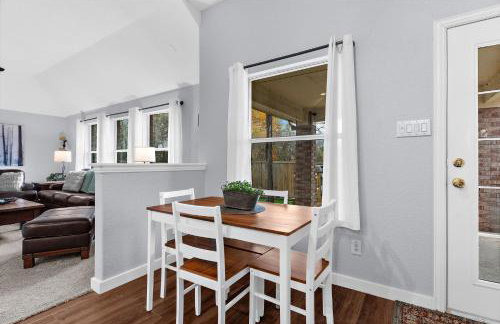 Large Luxury 4-BR Home EPIC GameRoom! Lighted Deck & Grill! - Foto 10