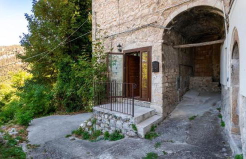 Lovely Apartment In Caramanico Terme - Photo 8