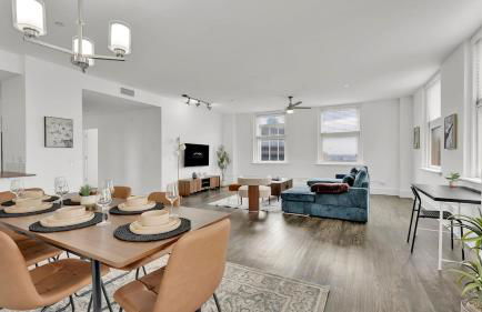 HEB703 Modern & Chic 2 Bedroom Condo Downtown Fort Worth, Free Parking, Walk to Convention Center - Foto 10