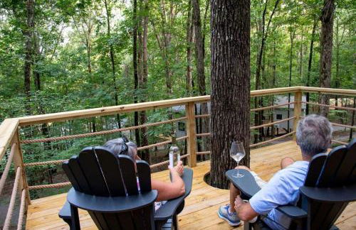 Lofted Romantic Tree House Immersed in Nature in Alabama - Foto 23