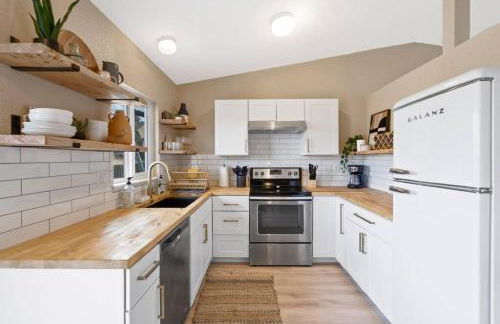 Beautiful Mountain Views Close to Hiking Trails - Foto 23