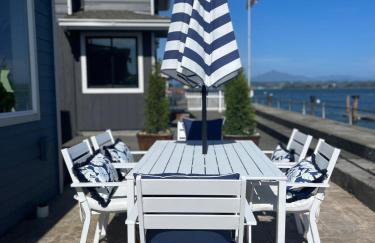 Beachfront Luxury with 4BR and Views - Foto 43