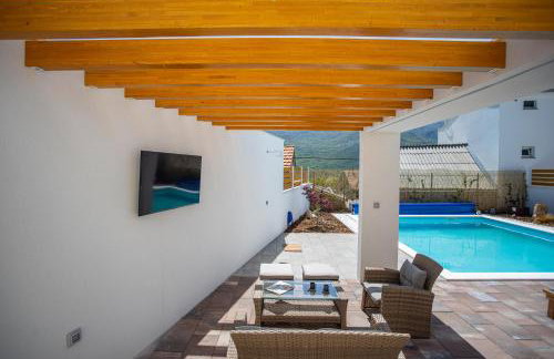 Villa Sulic - Heated Pool and Mountain View - Foto 15