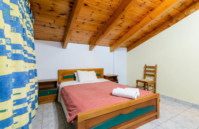 Regina Apartments - Photo 9