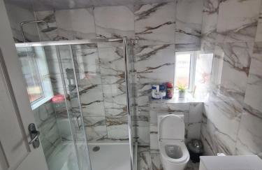 Lovely 2-bedroom house close to Media City. - Foto 10