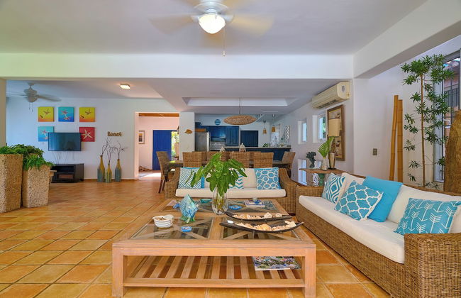 Beach Villa in El Portillo Sleeps 12 - Foto 22