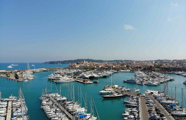 Picasso Apartments - Photo 41