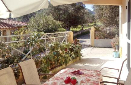 Flamiatos Garden Cottages - Photo 14