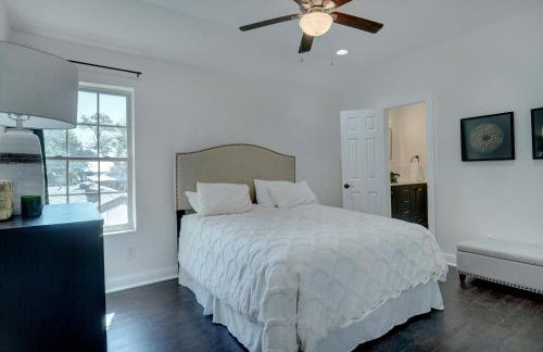 GORGEOUS 5-bd 4ba w Pool, Hot Tub, 2 kitchens, & Game Room Near Dallas Airports! - Foto 40