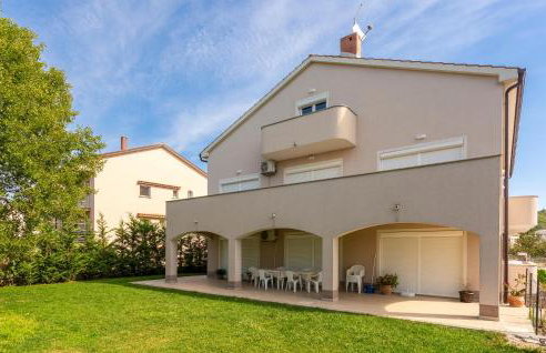 Stunning Apartment In Mladenici - Photo 1