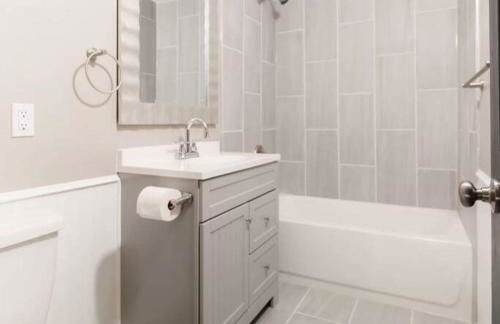 Spacious 3 BD Close To Everything! You’ll Love It! - Foto 3