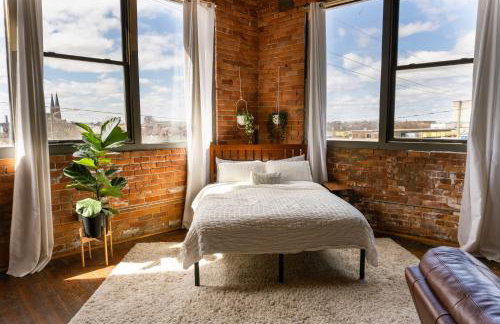 420 Friendly Canada Bridge View Loft Downtown FREE parking - Foto 13