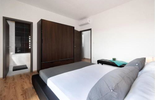 Villa Coridigo - Unique High Position, Panorama Nature View, Cozy Dining Terrace, Fenced Property - Foto 92