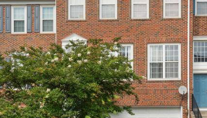 Spacious Townhouse near DC Airport Work Friendly - Foto 1
