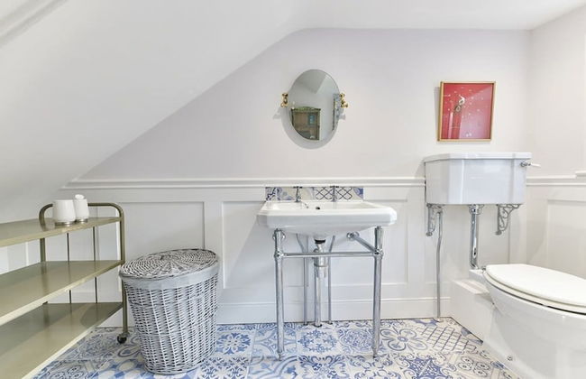 Host Stay Peacock House - Photo 9