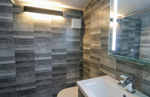 Tree House - Photo 13