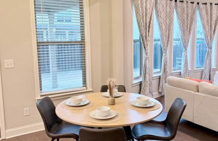 Luxury 5 Bedroom 4 bath open kitchen living room - Foto 20