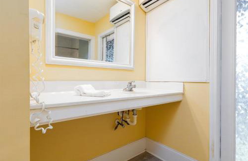 Surf City Beach Stay- Dolphins Drift Motel Unit - Foto 22