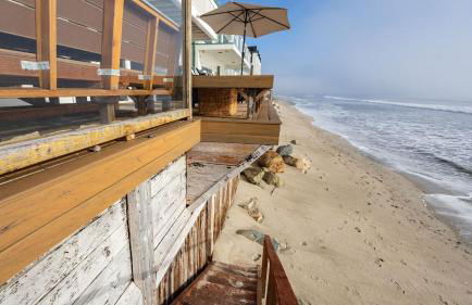 Unbeatable Beachfront Bliss w/ Ocean Views, Luxe Interiors & Patio Beach Road - Foto 67