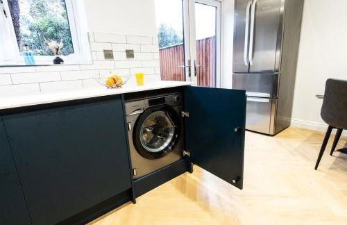 Charming Home in Bromsgrove - Perfect for Groups - Foto 48