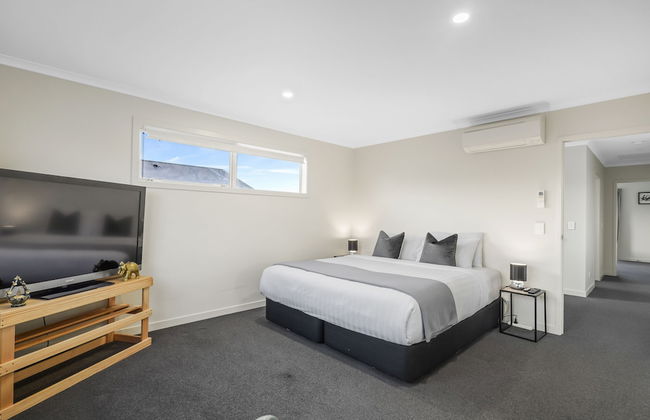 Modern 3BR Family House - Yard & Big TV - Foto 3