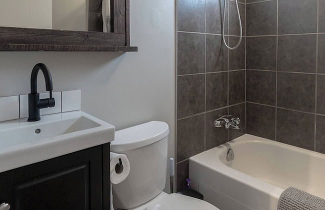 Guest Suite Close To Whtye Ave - Photo 10