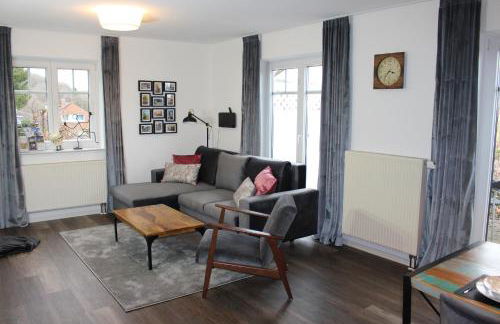 Apartment am Frauenberg - ruhige Lage - Terrasse - Blick ins Tal - Carport mit Wallbox - Self-Check-in - schnelles WLAN - Foto 2