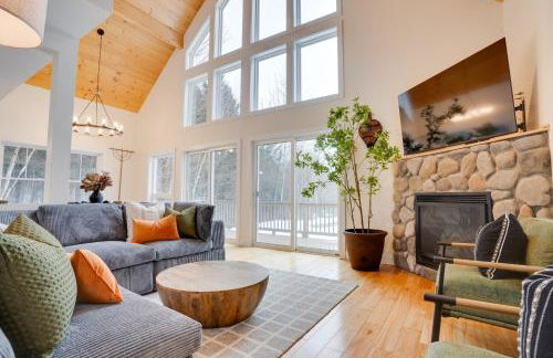 '"Luxury Mountain Getaway'" Sauna, Hot Tub, Massage Chair, Pool Table - Photo 7