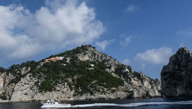 Navegando por la costa de Capri