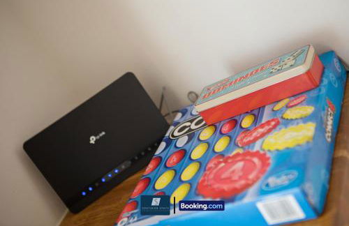 2 Bed House By Southern Stays Short Lets & Serviced Accommodation Bournemouth With Parking - Relocation & Family, 1km From The Beach - Photo 47