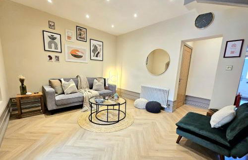 Newly Renovated Gem - Free Parking & Modern Comfort - Foto 16