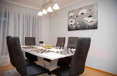 Comfort Apartment Netflix PS4 Parking - Foto 8