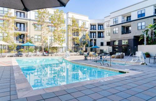 Blueground Centennial pool nr Red Morton Park SFO-852 - Foto 17