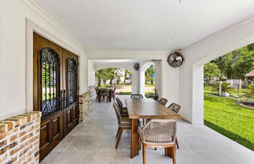 The LUX at West Event & Stay, Pool, Golf & Pickle - Foto 29