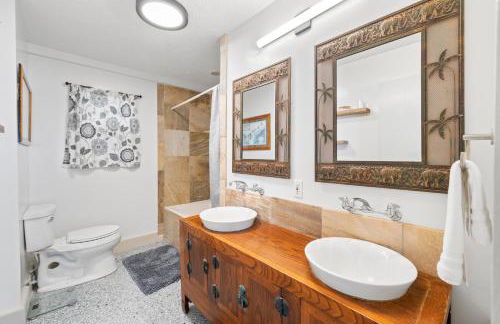 North Shore Beach House, 4BD, AC, Parking, WIFI, King Beds - Foto 4