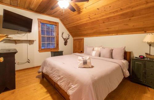 Cozy Cabin Smoky Mountains - Hot tub, pool, & golf - Foto 3