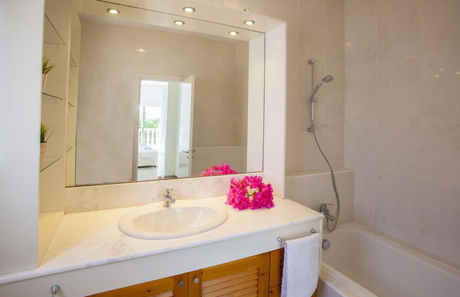 Sunset Beachfront Villa Meneou - Foto 24