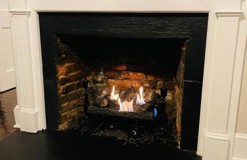 Clayton's 1910 Restored Mill House-near Burlington - Foto 4