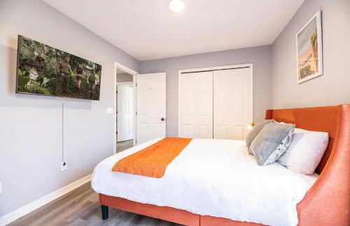 Family Retreat 6BR Villa with Private Pool, Spa & Theater near Disney - Foto 38