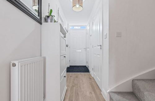 #53 Stylish 4 Bed Home 2 Full 1 Half Bath Free Parking - Foto 43